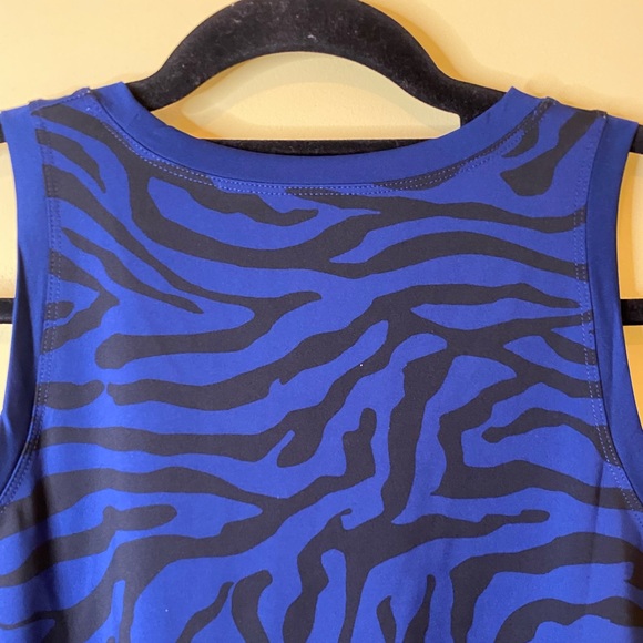 Tail Blue Zebra Print Scoop Neckline Activewear Tank Top Size Medium - Picture 5 of 7